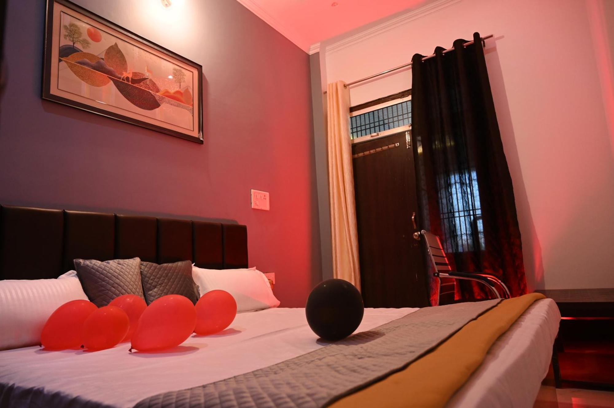 Hotel Ayodhya Paying Guest Exterior photo